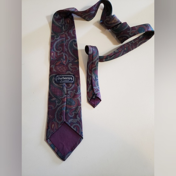 Burberrys Of London Tie 100% Pure Silk paisley - Picture 3 of 4